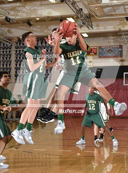 Thumbnail 3 in St. Mary's vs. Vanden (Jesuit JV Tournament) photogallery.