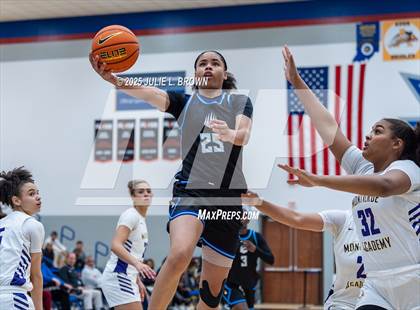 Thumbnail 3 in IMG Academy vs Montverde Academy (Chipotle Nationals Championship) photogallery.