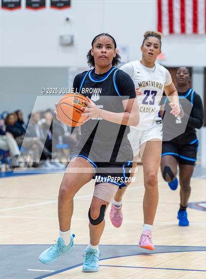Thumbnail 2 in IMG Academy vs Montverde Academy (Chipotle Nationals Championship) photogallery.