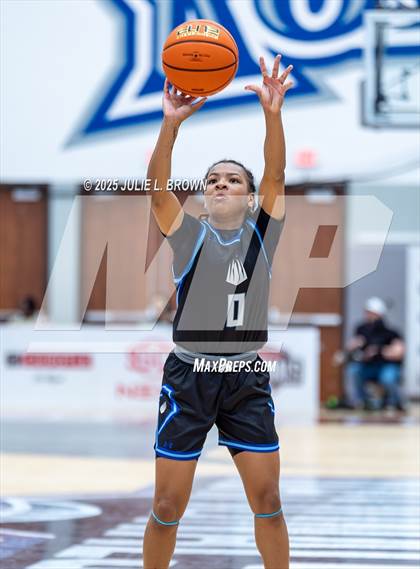 Thumbnail 3 in IMG Academy vs Montverde Academy (Chipotle Nationals Championship) photogallery.