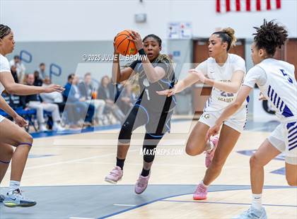 Thumbnail 1 in IMG Academy vs Montverde Academy (Chipotle Nationals Championship) photogallery.