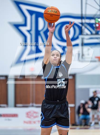 Thumbnail 1 in IMG Academy vs Montverde Academy (Chipotle Nationals Championship) photogallery.