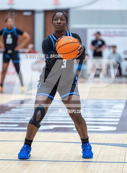 Thumbnail 2 in IMG Academy vs Montverde Academy (Chipotle Nationals Championship) photogallery.