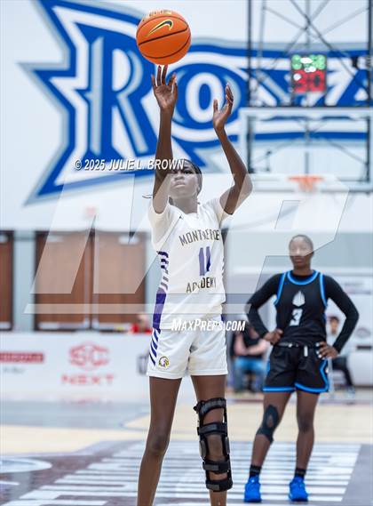 Thumbnail 2 in IMG Academy vs Montverde Academy (Chipotle Nationals Championship) photogallery.