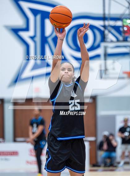 Thumbnail 1 in IMG Academy vs Montverde Academy (Chipotle Nationals Championship) photogallery.