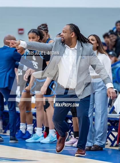 Thumbnail 2 in IMG Academy vs Montverde Academy (Chipotle Nationals Championship) photogallery.