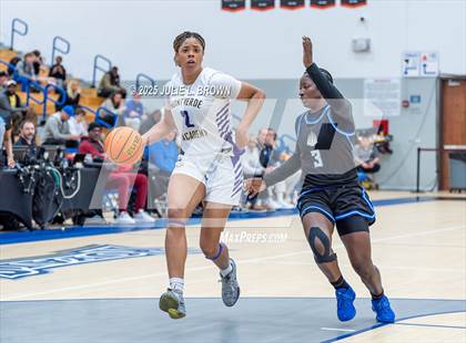 Thumbnail 1 in IMG Academy vs Montverde Academy (Chipotle Nationals Championship) photogallery.
