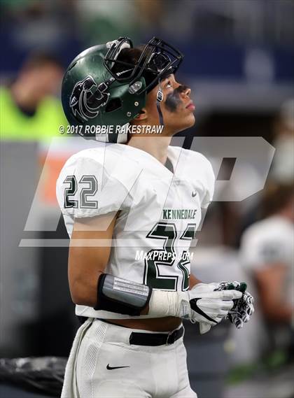 Thumbnail 2 in Kennedale vs. Carthage (UIL 4A Division 1 Final) photogallery.
