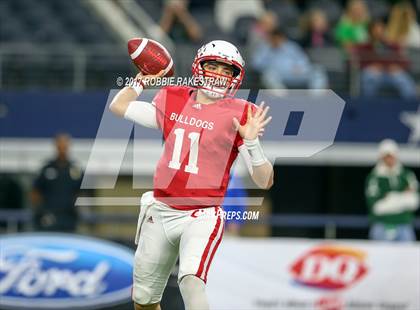 Thumbnail 3 in Kennedale vs. Carthage (UIL 4A Division 1 Final) photogallery.
