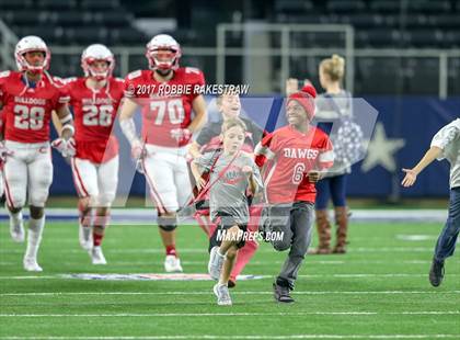 Thumbnail 2 in Kennedale vs. Carthage (UIL 4A Division 1 Final) photogallery.