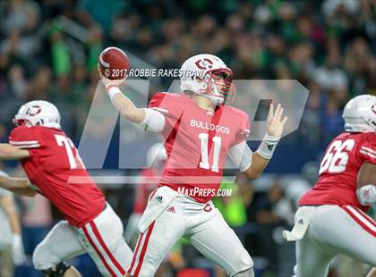 Thumbnail 1 in Kennedale vs. Carthage (UIL 4A Division 1 Final) photogallery.