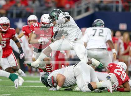 Thumbnail 2 in Kennedale vs. Carthage (UIL 4A Division 1 Final) photogallery.
