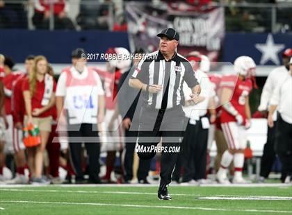Thumbnail 2 in Kennedale vs. Carthage (UIL 4A Division 1 Final) photogallery.