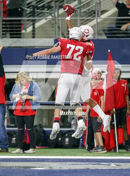 Thumbnail 1 in Kennedale vs. Carthage (UIL 4A Division 1 Final) photogallery.