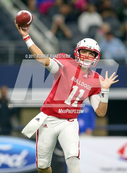 Thumbnail 1 in Kennedale vs. Carthage (UIL 4A Division 1 Final) photogallery.
