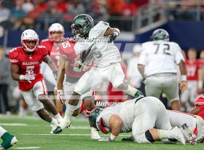 Thumbnail 3 in Kennedale vs. Carthage (UIL 4A Division 1 Final) photogallery.