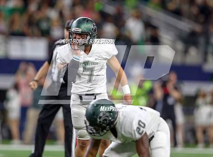 Thumbnail 2 in Kennedale vs. Carthage (UIL 4A Division 1 Final) photogallery.