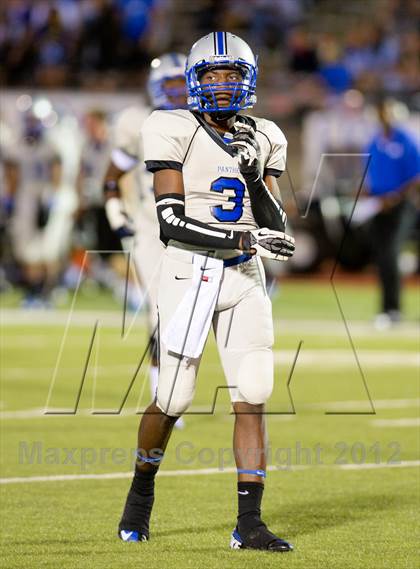 Thumbnail 3 in North Crowley vs. Crowley photogallery.