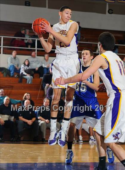 Thumbnail 2 in Lampeter-Strasburg @ Lancaster Catholic photogallery.