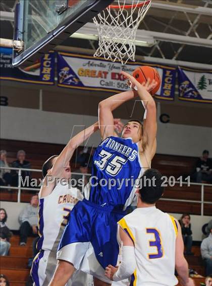 Thumbnail 2 in Lampeter-Strasburg @ Lancaster Catholic photogallery.