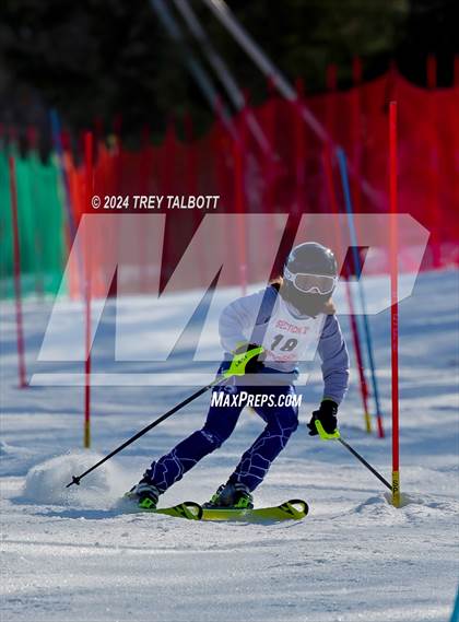 Thumbnail 1 in NYSPHSAA Section V Class A & B Slalom Final (First Run) photogallery.
