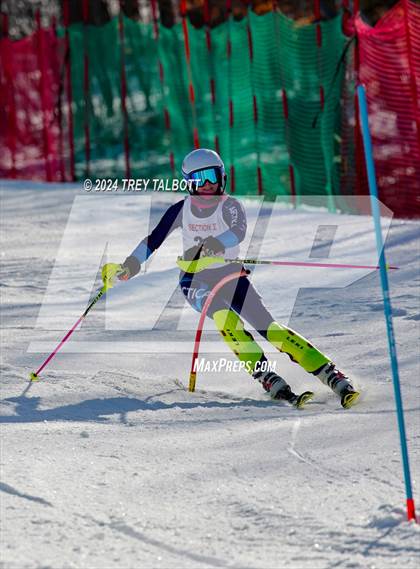 Thumbnail 1 in NYSPHSAA Section V Class A & B Slalom Final (First Run) photogallery.