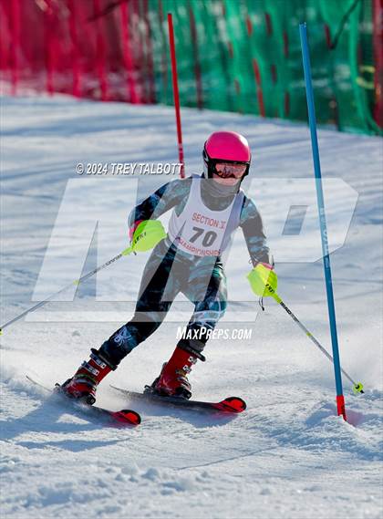 Thumbnail 3 in NYSPHSAA Section V Class A & B Slalom Final (First Run) photogallery.