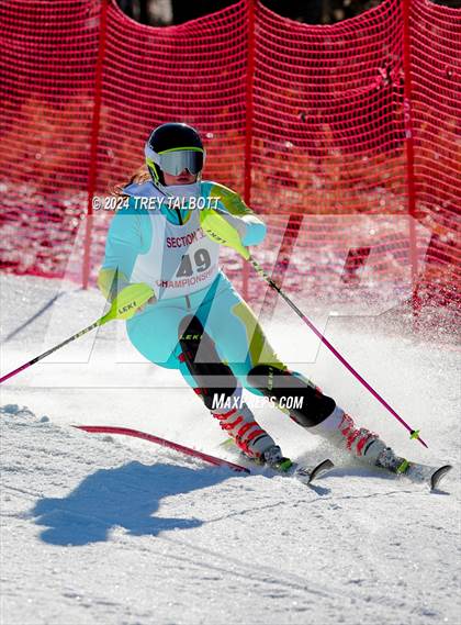 Thumbnail 1 in NYSPHSAA Section V Class A & B Slalom Final (First Run) photogallery.