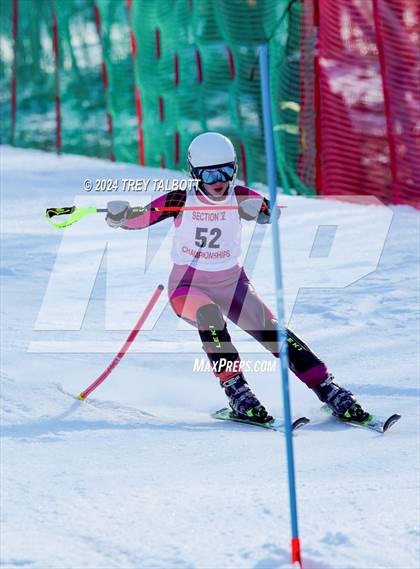 Thumbnail 1 in NYSPHSAA Section V Class A & B Slalom Final (First Run) photogallery.