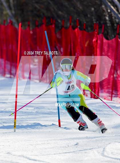 Thumbnail 1 in NYSPHSAA Section V Class A & B Slalom Final (First Run) photogallery.