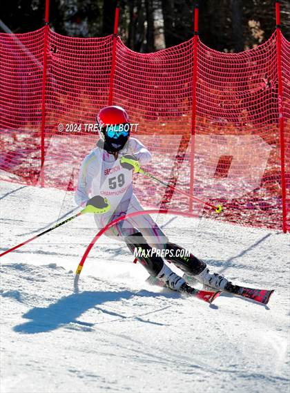 Thumbnail 1 in NYSPHSAA Section V Class A & B Slalom Final (First Run) photogallery.
