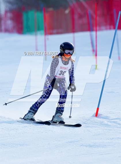 Thumbnail 1 in NYSPHSAA Section V Class A & B Slalom Final (First Run) photogallery.
