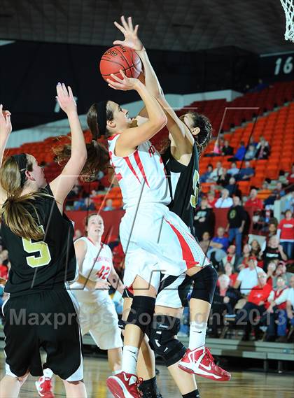 Thumbnail 2 in Paola vs. Fort Scott (KSHSAA State 4A 3rd Place) photogallery.