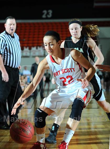 Thumbnail 3 in Paola vs. Fort Scott (KSHSAA State 4A 3rd Place) photogallery.