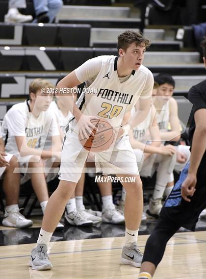 Thumbnail 1 in Villa Park @ Foothill photogallery.
