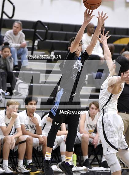 Thumbnail 3 in Villa Park @ Foothill photogallery.