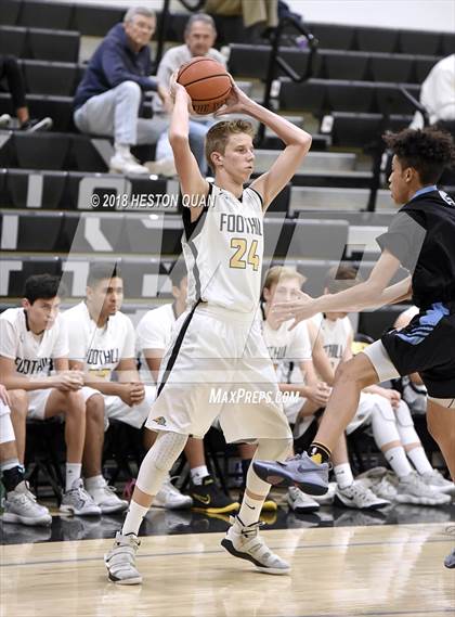Thumbnail 1 in Villa Park @ Foothill photogallery.