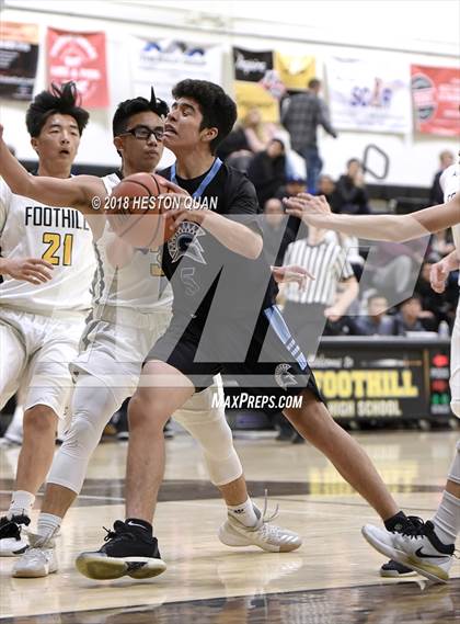 Thumbnail 1 in Villa Park @ Foothill photogallery.