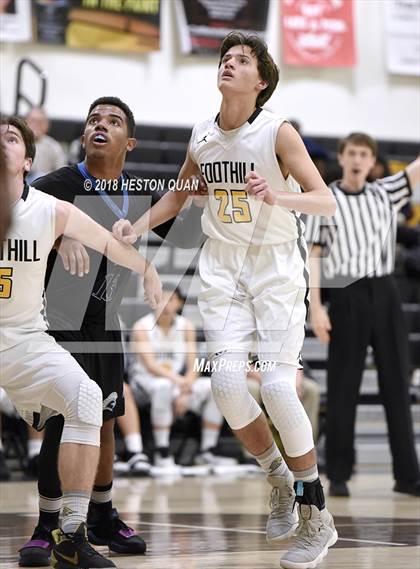 Thumbnail 3 in Villa Park @ Foothill photogallery.