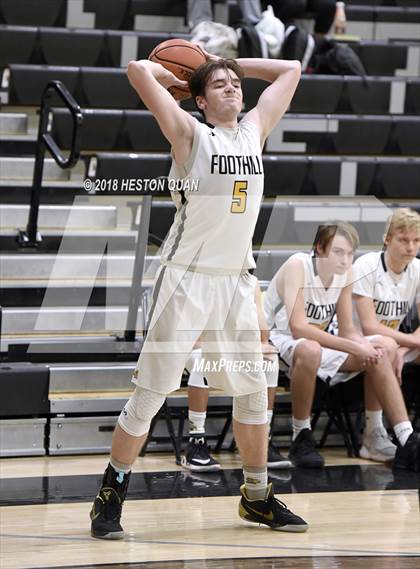 Thumbnail 3 in Villa Park @ Foothill photogallery.