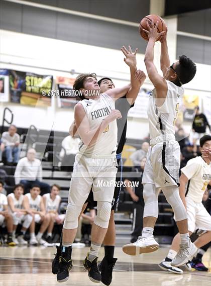 Thumbnail 1 in Villa Park @ Foothill photogallery.
