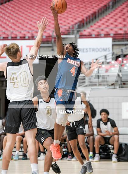 Thumbnail 3 in Roosevelt vs Servite (Section 7 Arizona Tournament) photogallery.