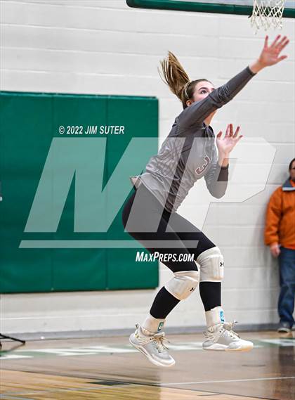 Thumbnail 3 in Schulenburg vs Johnson City (UIL 2A Region 4 Final) photogallery.