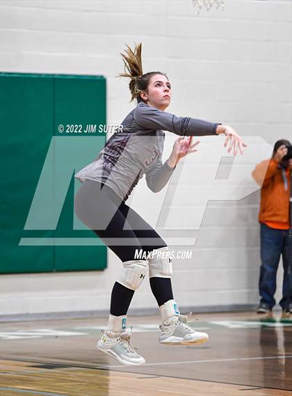 Thumbnail 2 in Schulenburg vs Johnson City (UIL 2A Region 4 Final) photogallery.