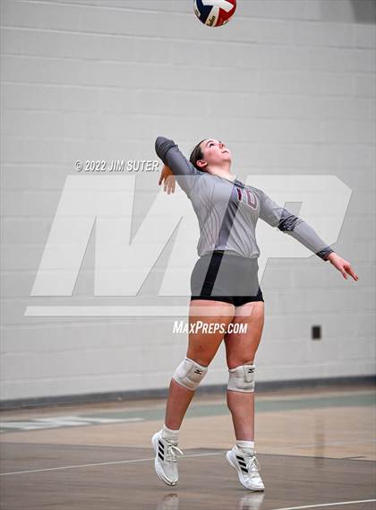 Thumbnail 2 in Schulenburg vs Johnson City (UIL 2A Region 4 Final) photogallery.