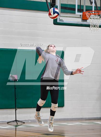 Thumbnail 3 in Schulenburg vs Johnson City (UIL 2A Region 4 Final) photogallery.