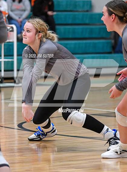 Thumbnail 3 in Schulenburg vs Johnson City (UIL 2A Region 4 Final) photogallery.