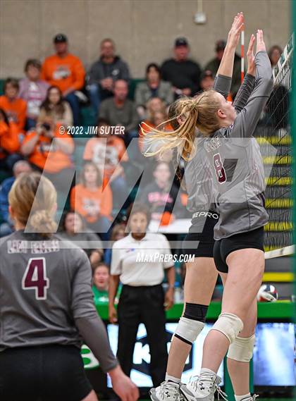 Thumbnail 1 in Schulenburg vs Johnson City (UIL 2A Region 4 Final) photogallery.