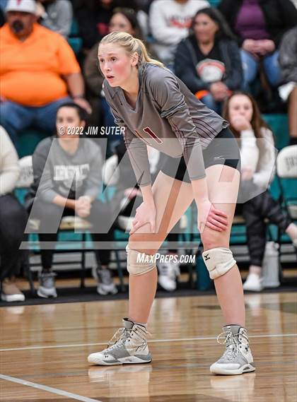 Thumbnail 1 in Schulenburg vs Johnson City (UIL 2A Region 4 Final) photogallery.