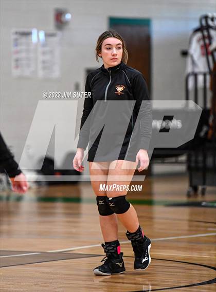Thumbnail 2 in Schulenburg vs Johnson City (UIL 2A Region 4 Final) photogallery.